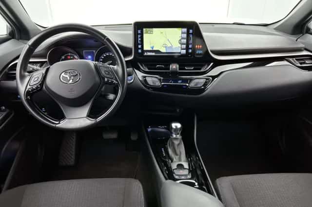 Toyota C-HR (2020) thumbnail 5