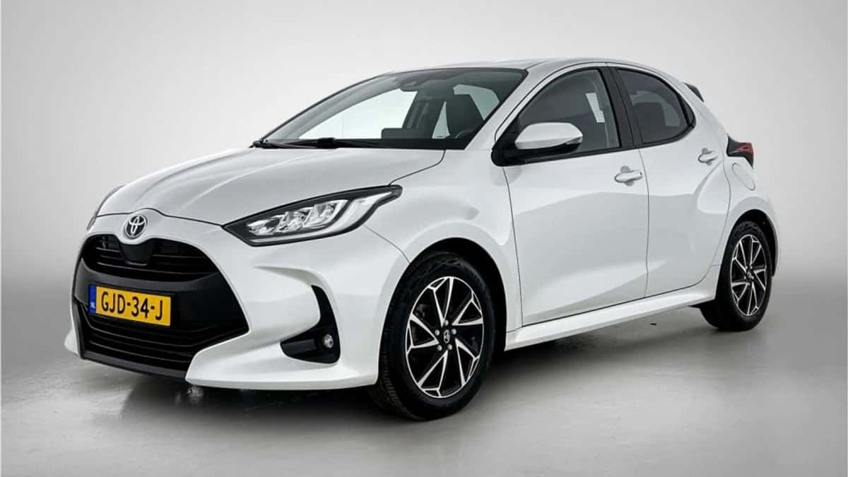Toyota Yaris (2023) — foto 1