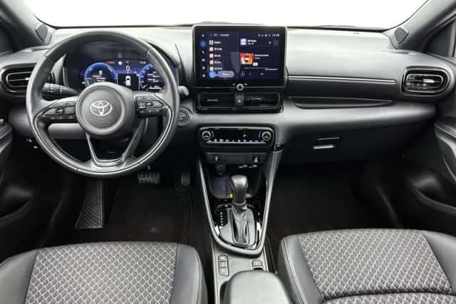 Toyota Yaris (2025) thumbnail 4