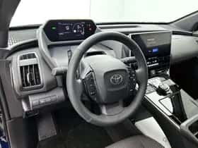 Toyota bZ4X (2025) thumbnail 9