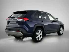 Toyota RAV4 (2021) thumbnail 2