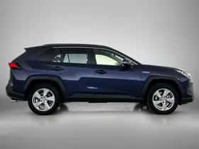 Toyota RAV4 (2021) thumbnail 18