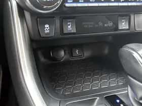 Toyota RAV4 (2021) thumbnail 26