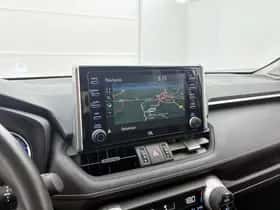Toyota RAV4 (2021) thumbnail 10