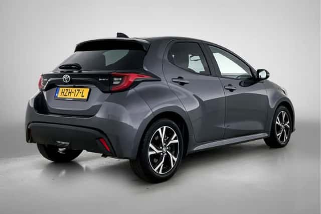Toyota Yaris (2025) thumbnail 2
