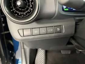 Toyota C-HR (2025) thumbnail 19