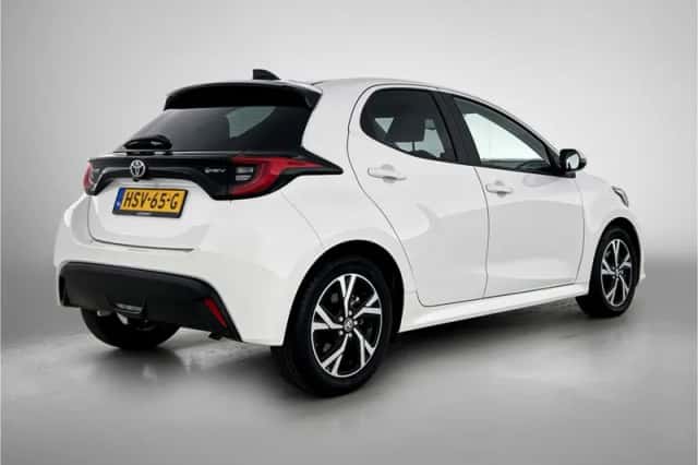 Toyota Yaris (2025) thumbnail 2