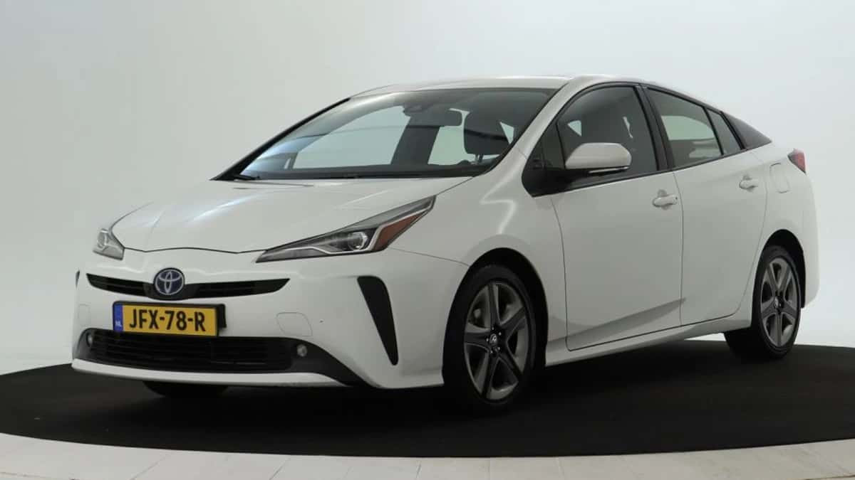 Toyota Prius (2022) — foto 1
