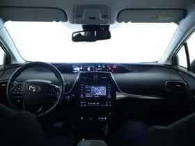 Toyota Prius (2022) thumbnail 5