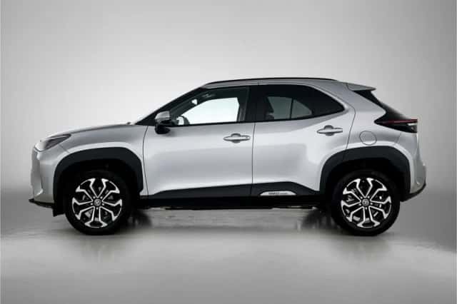 Toyota Yaris_Cross (2025) thumbnail 3