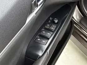 Toyota Camry (2019) thumbnail 25