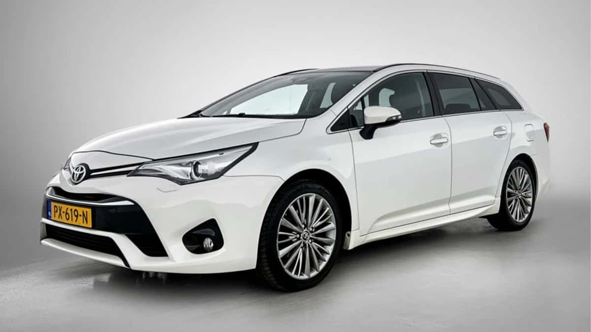 Toyota Avensis (2015) — foto 1