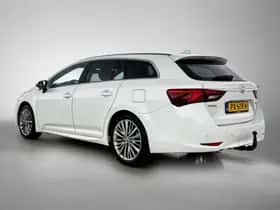 Toyota Avensis (2015) thumbnail 17