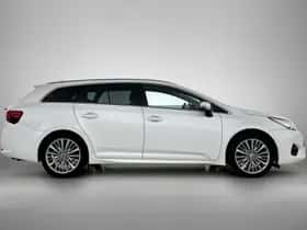 Toyota Avensis (2015) thumbnail 18