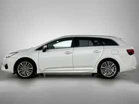 Toyota Avensis (2015) thumbnail 3