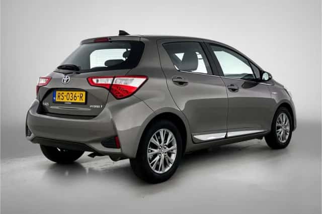 Toyota Yaris (2018) thumbnail 2