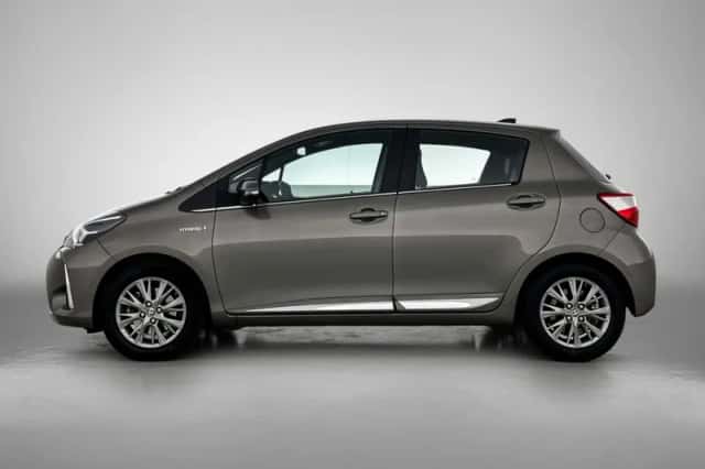 Toyota Yaris (2018) thumbnail 3
