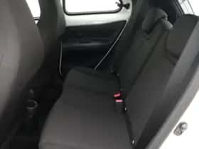Toyota Aygo (2025) thumbnail 8