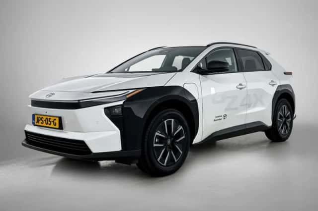Toyota bZ4X (2025) thumbnail 1