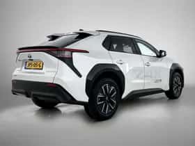 Toyota bZ4X (2025) thumbnail 2