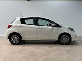Toyota Yaris (2017) thumbnail 15