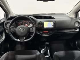 Toyota Yaris (2017) thumbnail 5