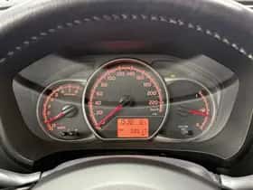 Toyota Yaris (2017) thumbnail 6
