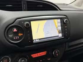 Toyota Yaris (2017) thumbnail 9