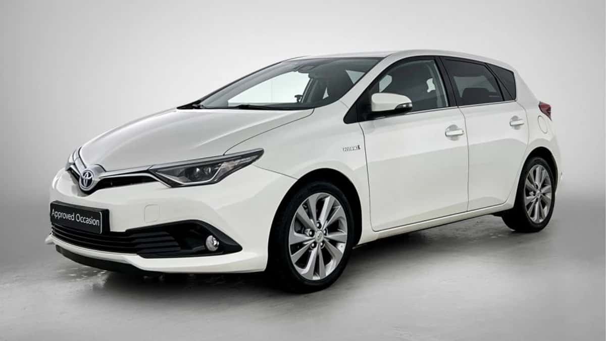 Toyota Auris (2017) — foto 1
