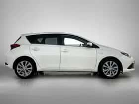 Toyota Auris (2017) thumbnail 16