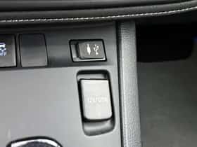 Toyota Auris (2017) thumbnail 23