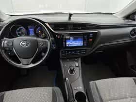 Toyota Auris (2017) thumbnail 5