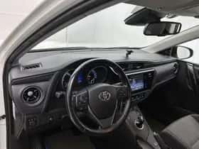 Toyota Auris (2017) thumbnail 9