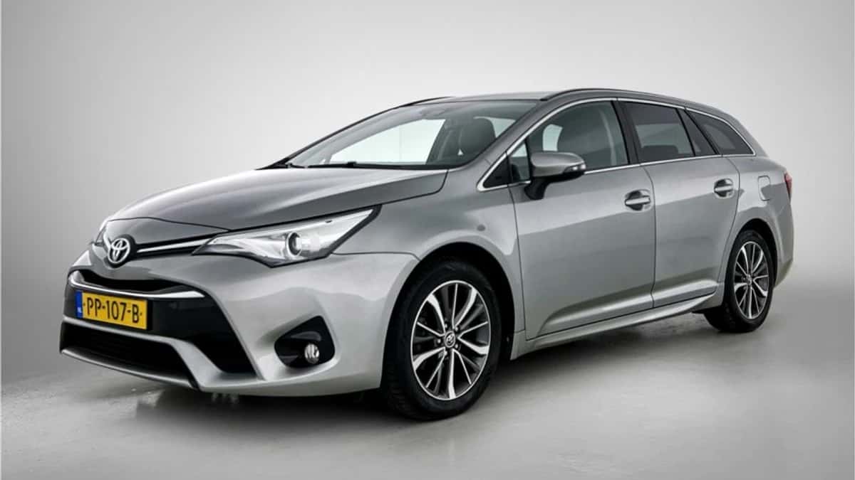 Toyota Avensis (2015) — foto 1