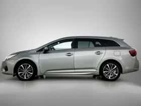 Toyota Avensis (2015) thumbnail 3