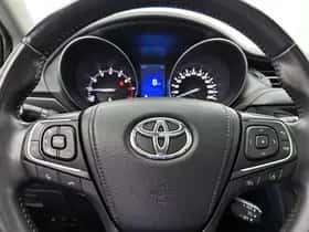 Toyota Avensis (2015) thumbnail 21