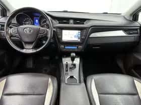 Toyota Avensis (2015) thumbnail 5