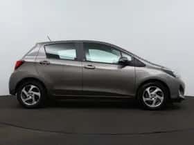 Toyota Yaris (2016) thumbnail 16