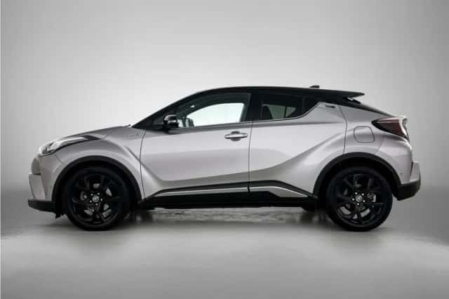 Toyota C-HR (2017) thumbnail 3