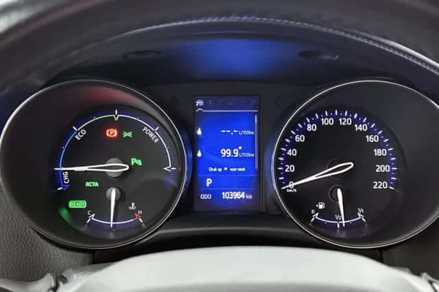 Toyota C-HR (2017) thumbnail 5
