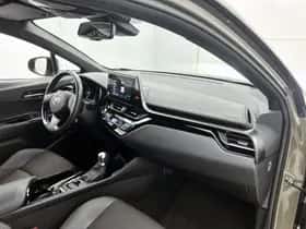 Toyota C-HR (2022) thumbnail 12