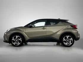Toyota C-HR (2022) thumbnail 3