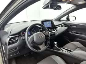 Toyota C-HR (2022) thumbnail 42