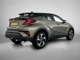 Toyota C-HR (2022) thumbnail 8