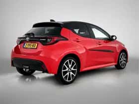 Toyota Yaris (2021) thumbnail 2