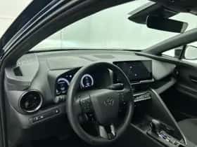Toyota C-HR (2024) thumbnail 9