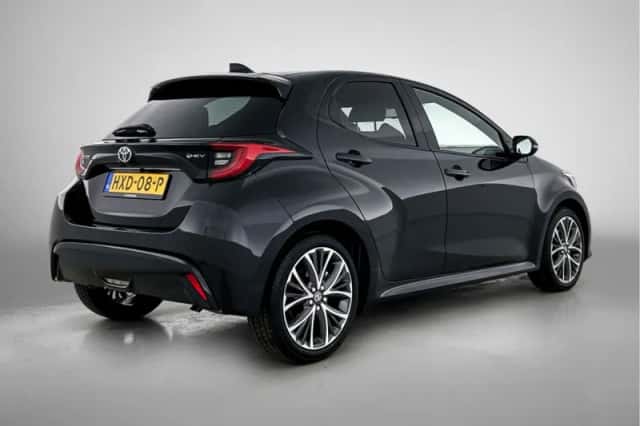 Toyota Yaris (2025) thumbnail 2