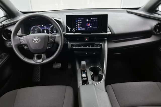 Toyota C-HR (2025) thumbnail 5