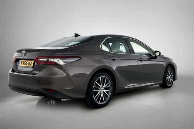 Toyota Camry (2022) thumbnail 2