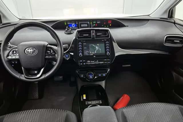 Toyota Prius (2019) thumbnail 5